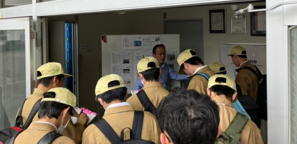企業見学の様子